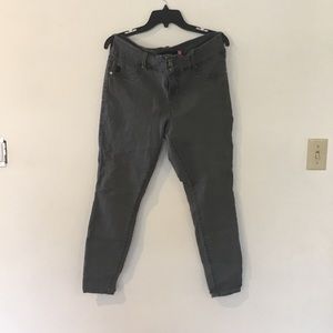 Torrid grey begging 16 regular. Run small.